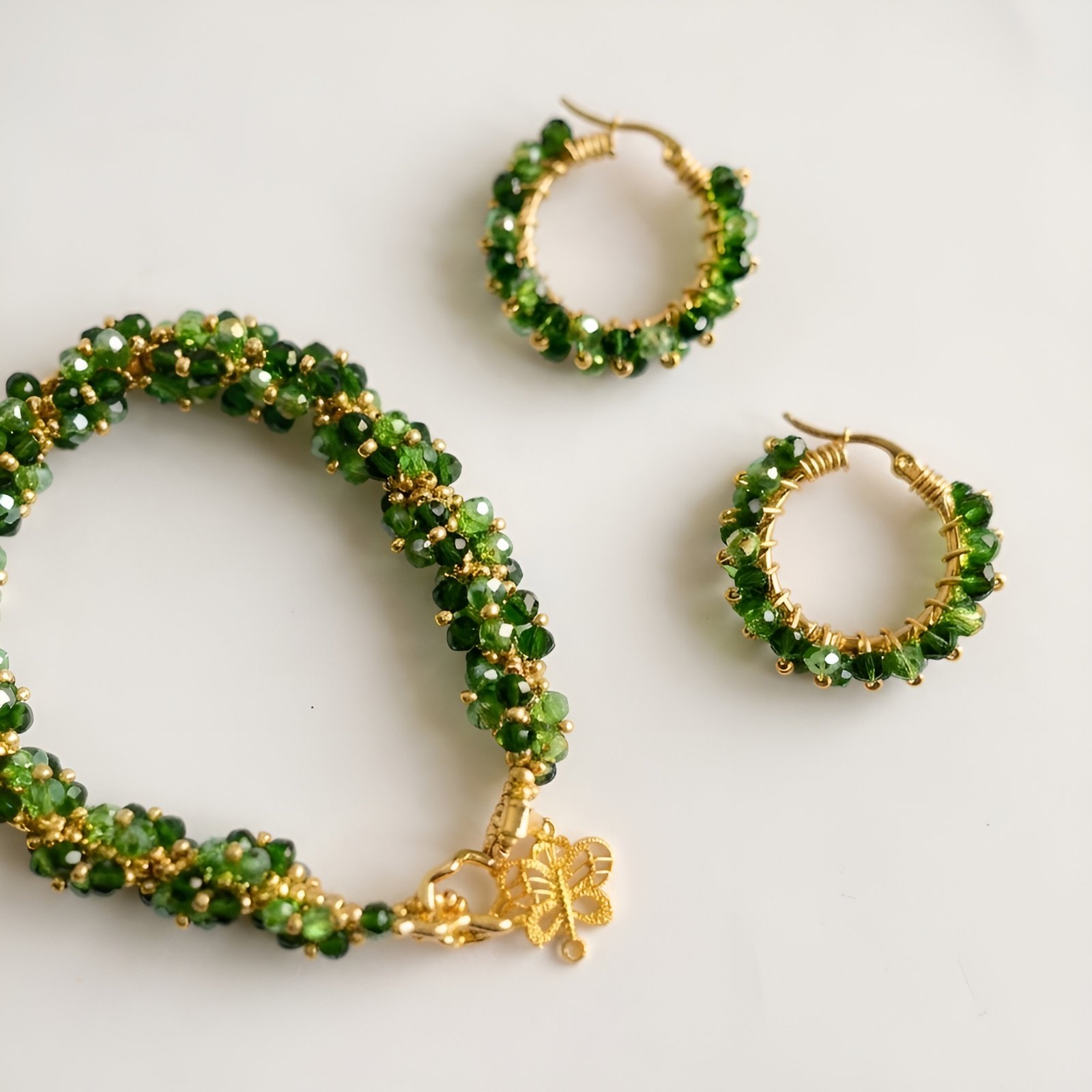 set-pulsera-arete-candonga-verde-04