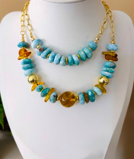Collar doble en larimar y ámbar dominicano con piedras grandes