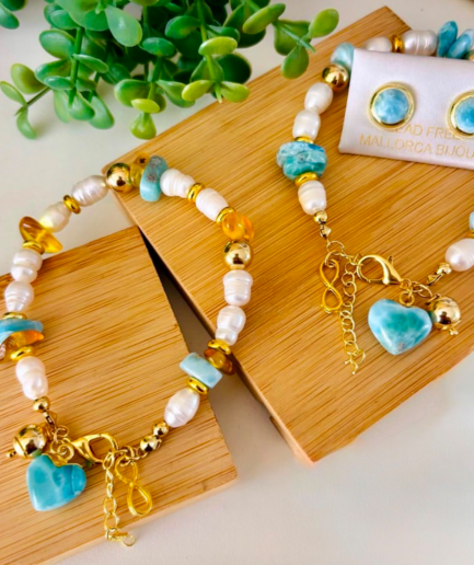 Pulsera con dije corazón de larimar, ámbar y perla natural
